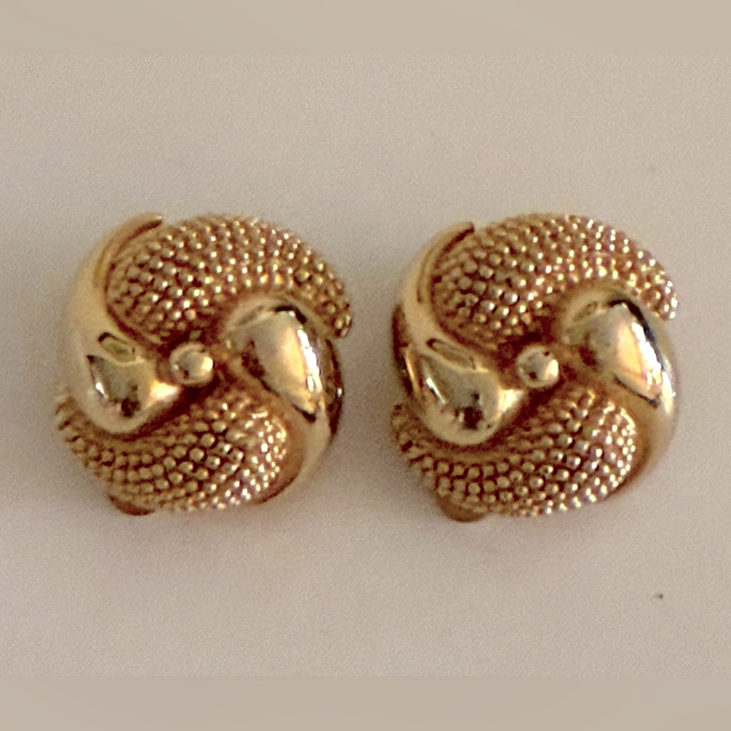 Vintage Edwin Pearl Gold Tone Clip Earrings 34$
